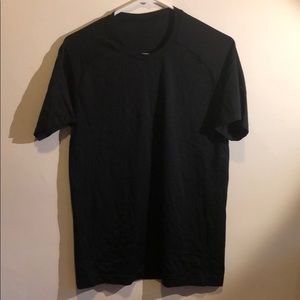 Lulu Black tee